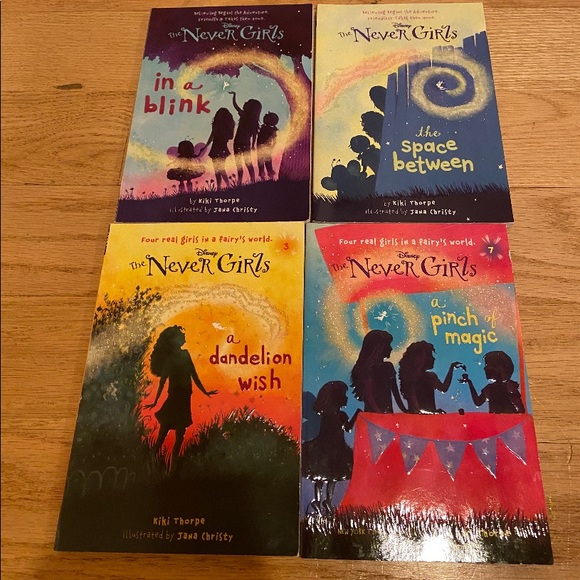 Books - Picture 9 of 11